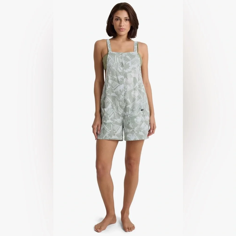 Volcom Women's Litehearted sea green‎ multi Printed Romper size XS brand new